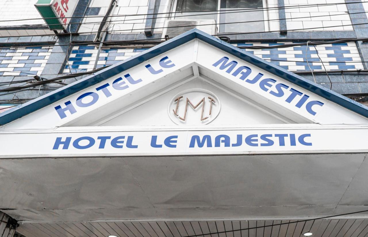 Hotel Le Majestic Douala Exterior foto