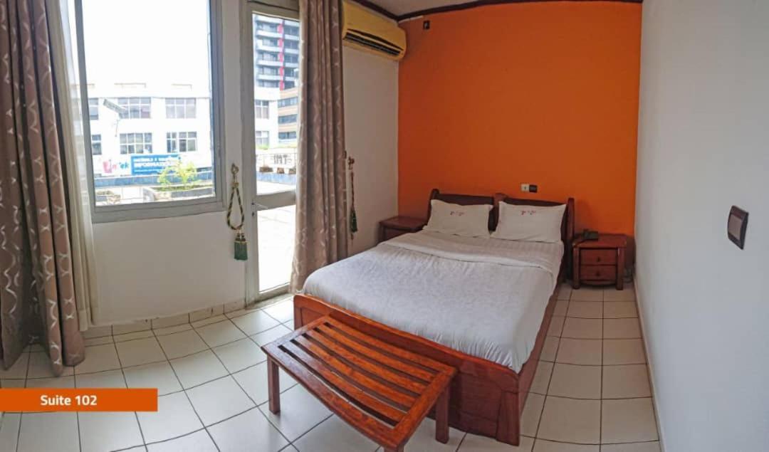 Hotel Le Majestic Douala Exterior foto